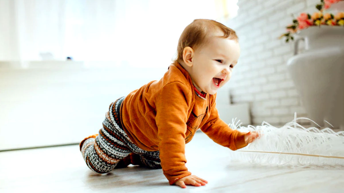 child-care-tips-what-to-do-to-protect-a-small-baby-from-cold-during-winter-644065