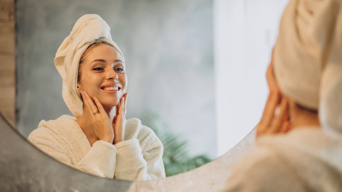 Winter Skin Care: શિયાળામાં ત્વચાને મુલાયમ અને ચમકદાર બનાવવા લગાવો ચંદનનો ફેસ પેક