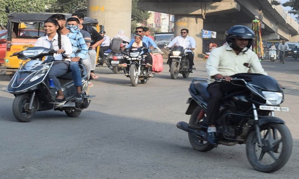 Gujarat Helmet Rule ગુજરાત હાઈકોર્ટની સરકારને ટકોર 'હેલ્મેટ બાબતે