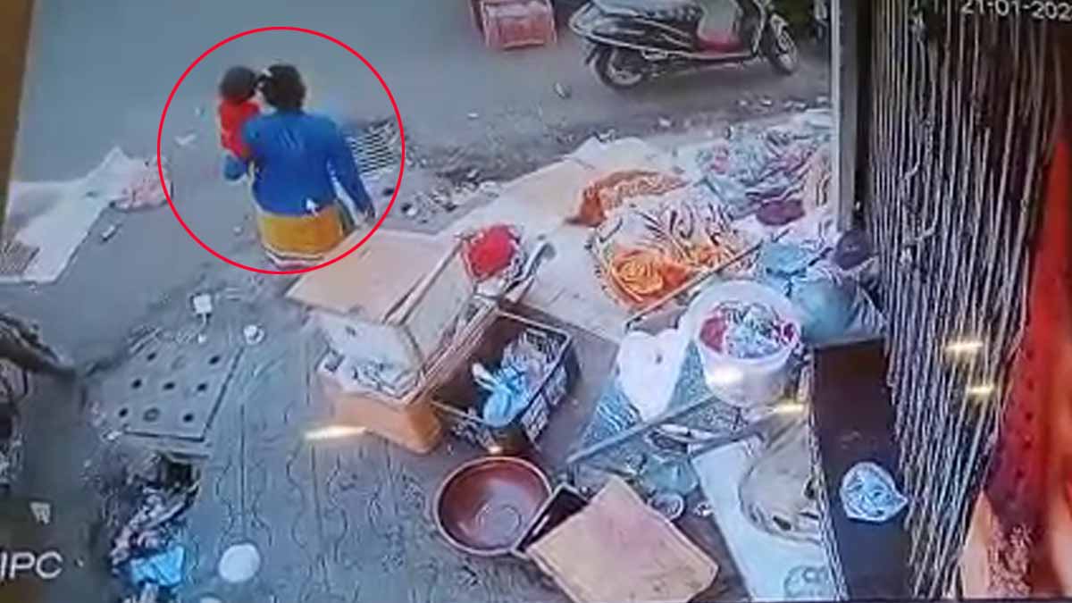in-surat-the-kidnapping-of-a-one-and-a-half-year-old-girl-at-mahidharpura-woman-captured-on-cctv-81670