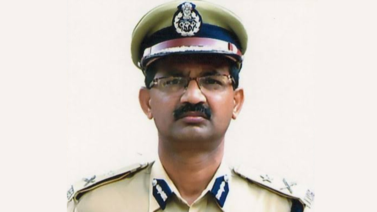 the-state-dgp-handed-over-the-charge-of-vikas-sahai-the-prince-as-chief-secretary-heard-the-charge-85505