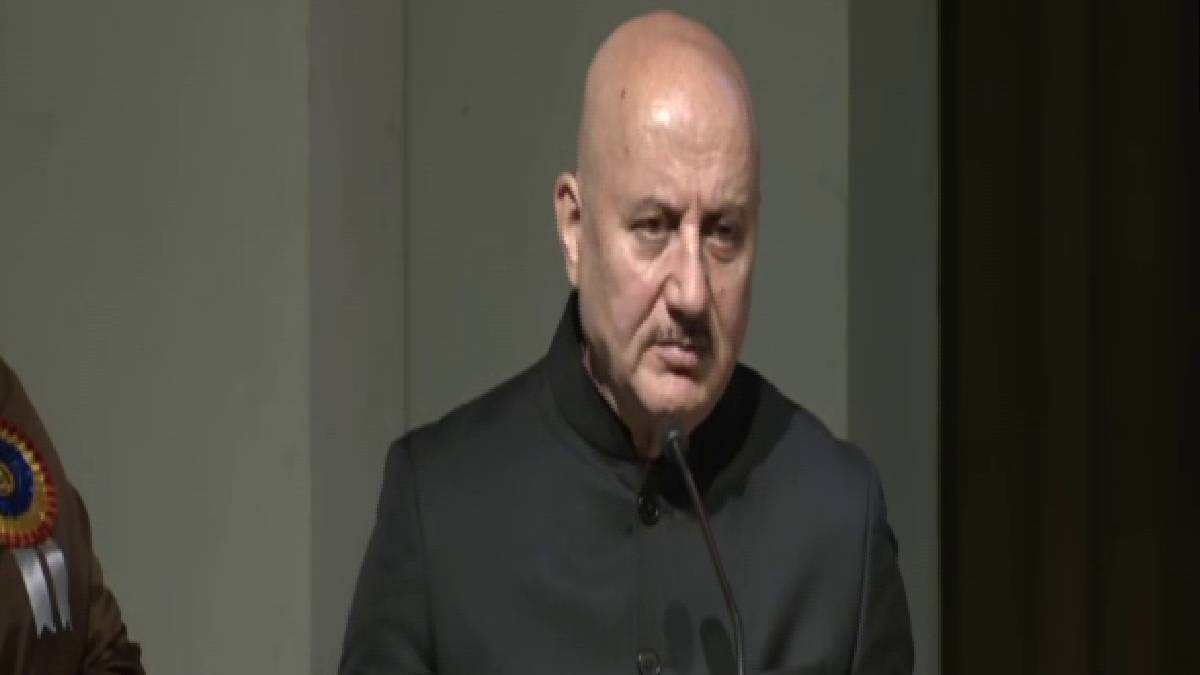 bollywood-anupam-kher-pledges-rs-5-lakh-to-kashmiri-pandits-at-global-kashmiri-pandit-conclave-96880