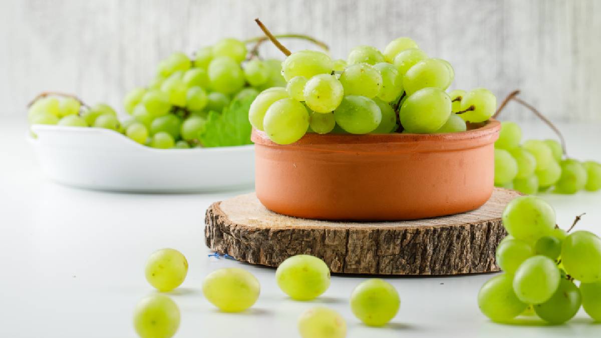 Benefits Of Eating Green Grapes જાણો લીલી દ્રાક્ષ ખાવાથી શરીરને મળતા આ