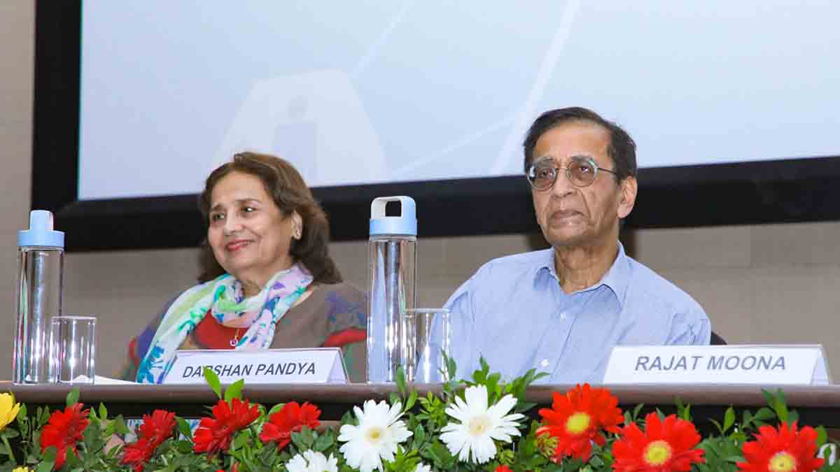 iitgn-establishes-two-chairs-to-promote-innovation-entrepreneurship-and-interdisciplinary-research-in-population-dynamics-88263