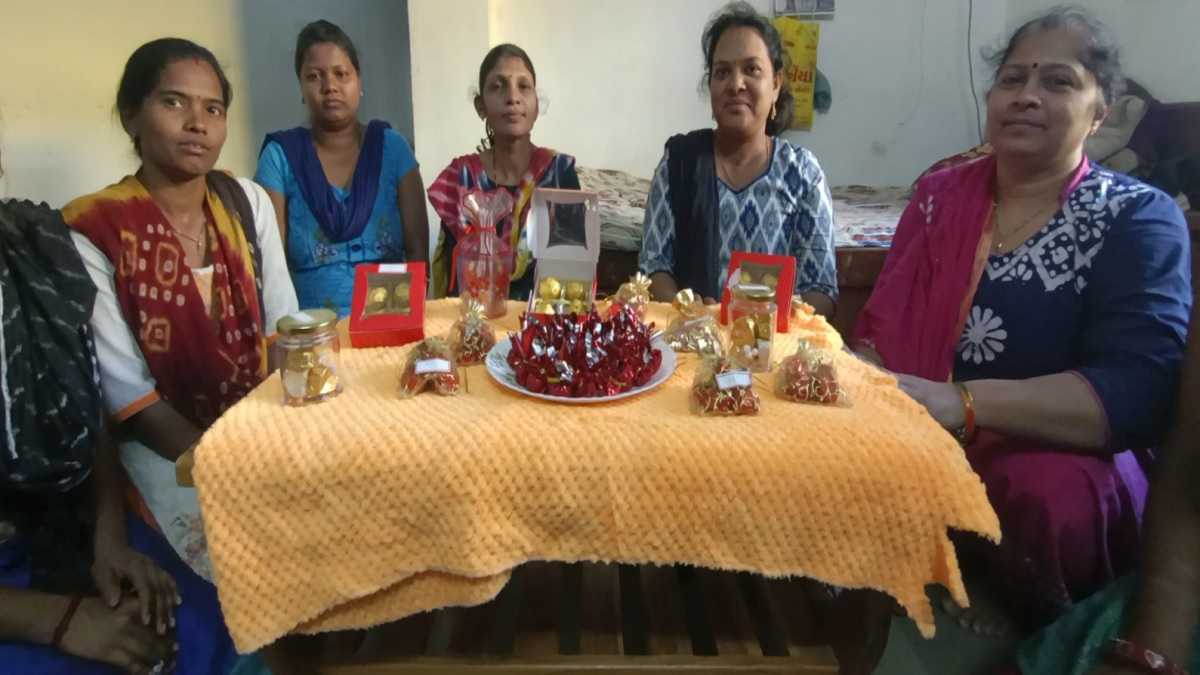 navsari-news-jay-jalaram-sakhi-mandal-sisters-became-aatmanirbhar-90270
