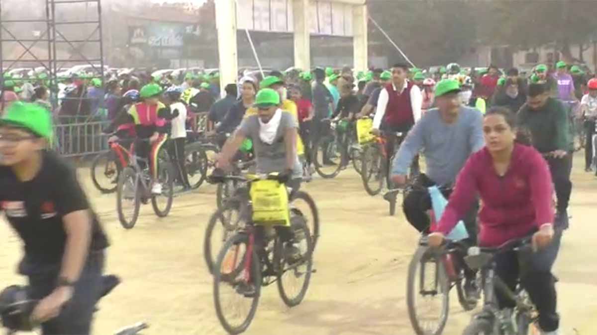grand-cyclophan-organized-in-rajkot-5-20-km-cycle-ride-participated-by-over-9-thousand-87613