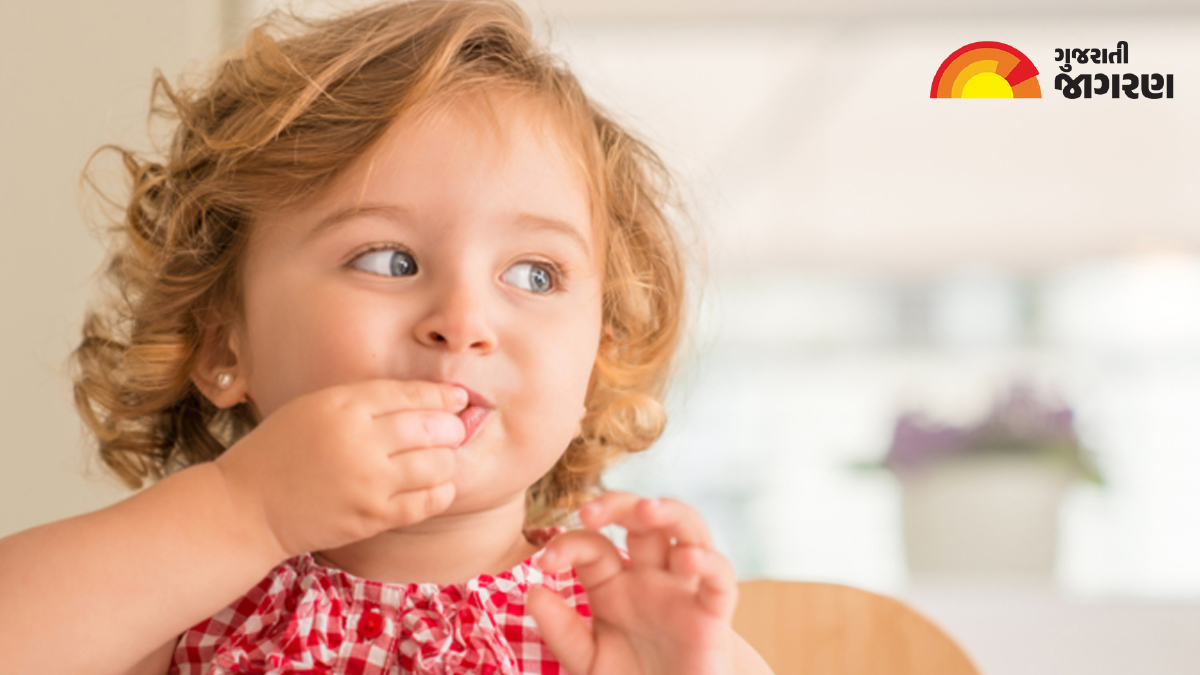 parenting-tips-read-this-before-feeding-sweet-and-sugary-foods-to-young-children-105636