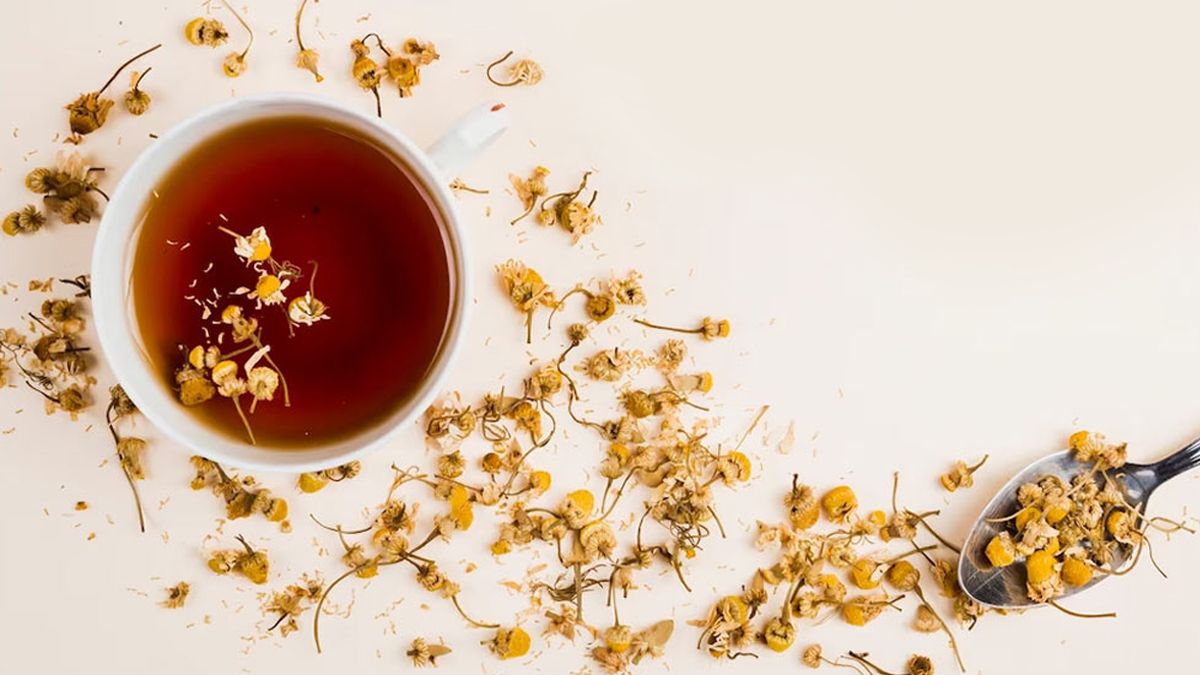drinking-tea-with-milk-drink-dandelion-tea-every-day-103777