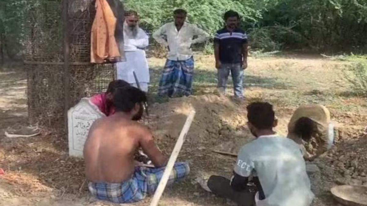 live-atiq-ahmeds-funeral-preparations-continue-and-atiq-ahmed-begs-to-attend-latest-updates-116722