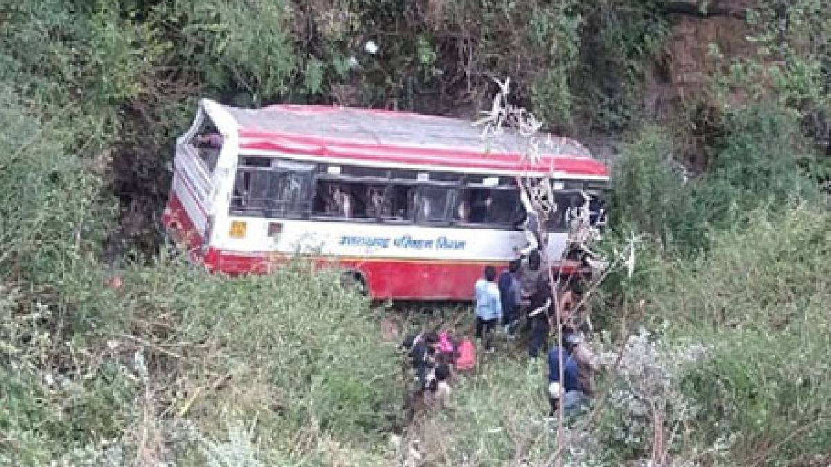 mussoorie-bus-accident-roadways-bus-carrying-40-passengers-on-the-mussoorie-dehradun-highway-fell-into-a-valley-see-the-horrific-photos-video-111838