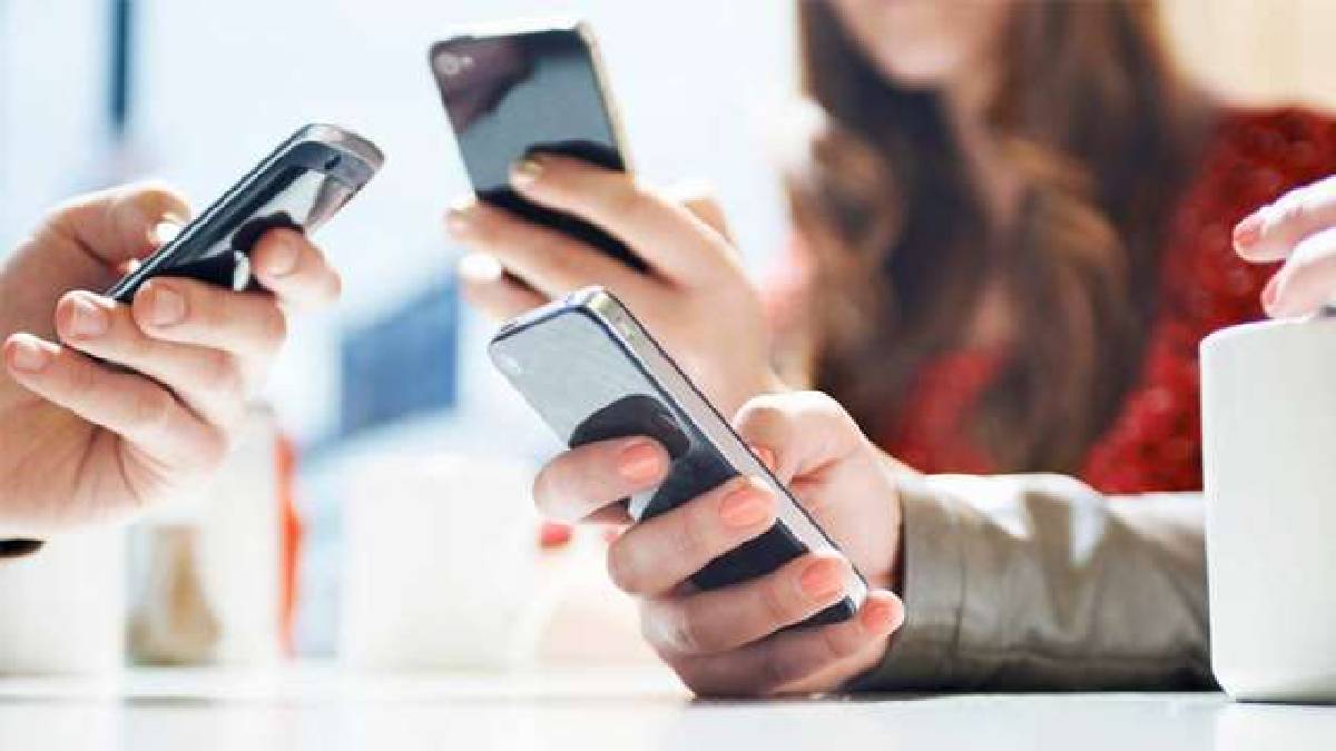Phone Hanging Problem Solution: વારંવાર ફોન હેંગ થવાની સમસ્યાથી પરેશાન છો? આ ટિપ્સથી ઘરે બેઠા દૂર કરો આ સમસ્યા - Tech Tips To Solve Hanging Issue In Android Mobile Phone In Gujarati