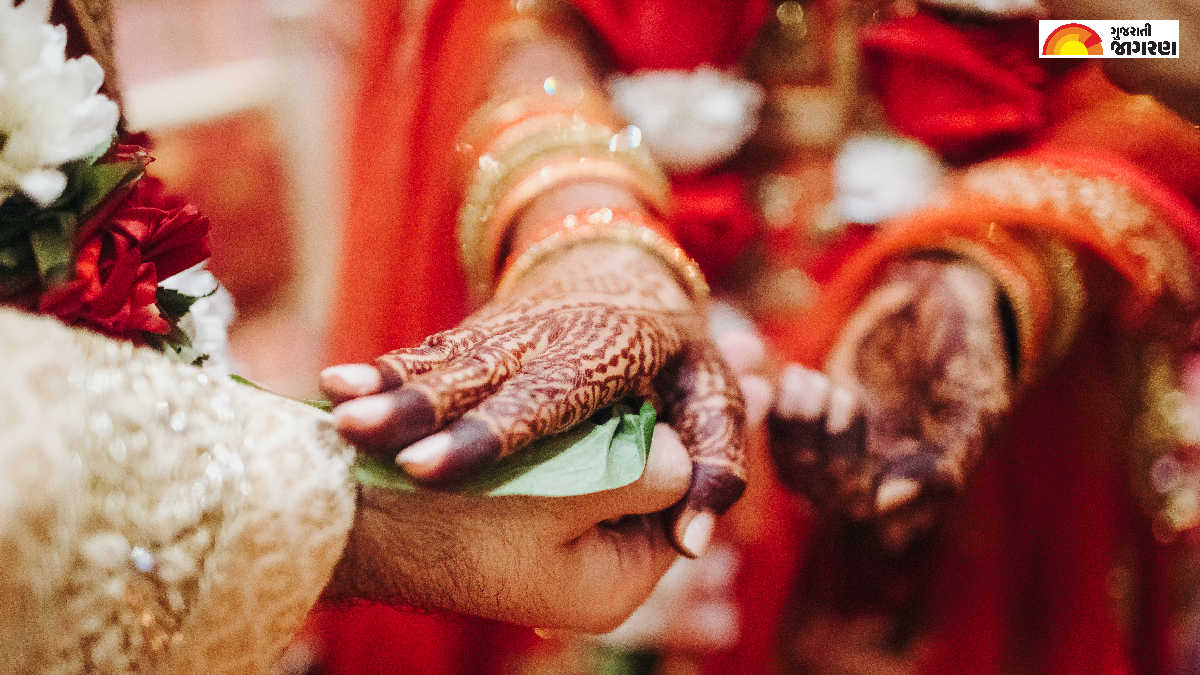 vivah-upay-if-you-wish-to-remove-an-obstacle-in-your-marriage-try-this-simple-remedy-on-friday-113937