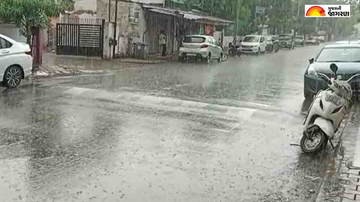 gujarat-weather-update-unseasonal-rain-across-ahmedabad-136921