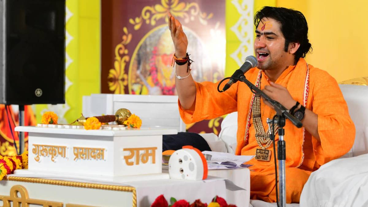 bageshwar-dham-baba-dhirendra-shastri-in-surat-statment-on-pakistan-hindu-rashtra-137007