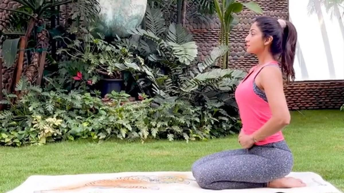 Shilpa Shetty shares yoga posture to combat weakness amid COVID outbreak |  - Times of India