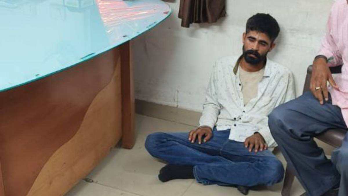 ahmedabad-news-firing-for-loot-at-maninagar-179785