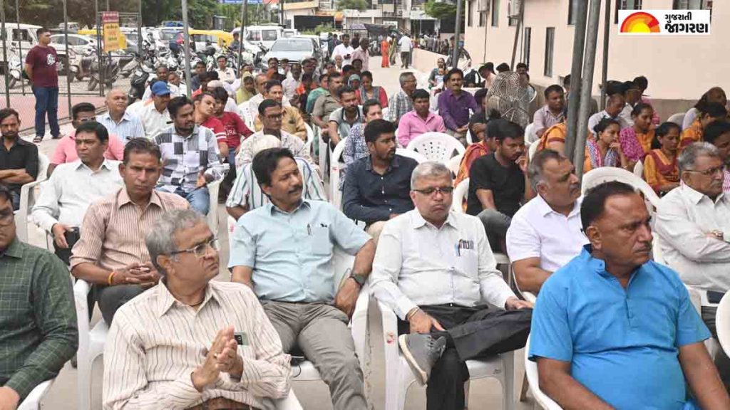 અમદાવાદમાં ફરિયાદ નિવારણ વોર્ડ સભાઃ 1200માંથી 972 ફરિયાદોનો સ્થળ પર