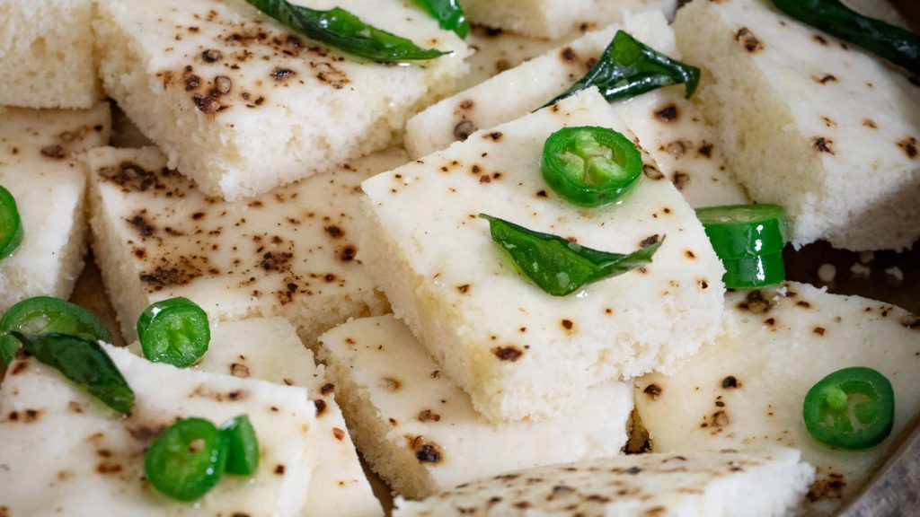 Rice Dhokla Recipe ચોખાના લોટથી બનાવો સ્વાદિષ્ટ ઢોકળા, જાણો તેની સરળ