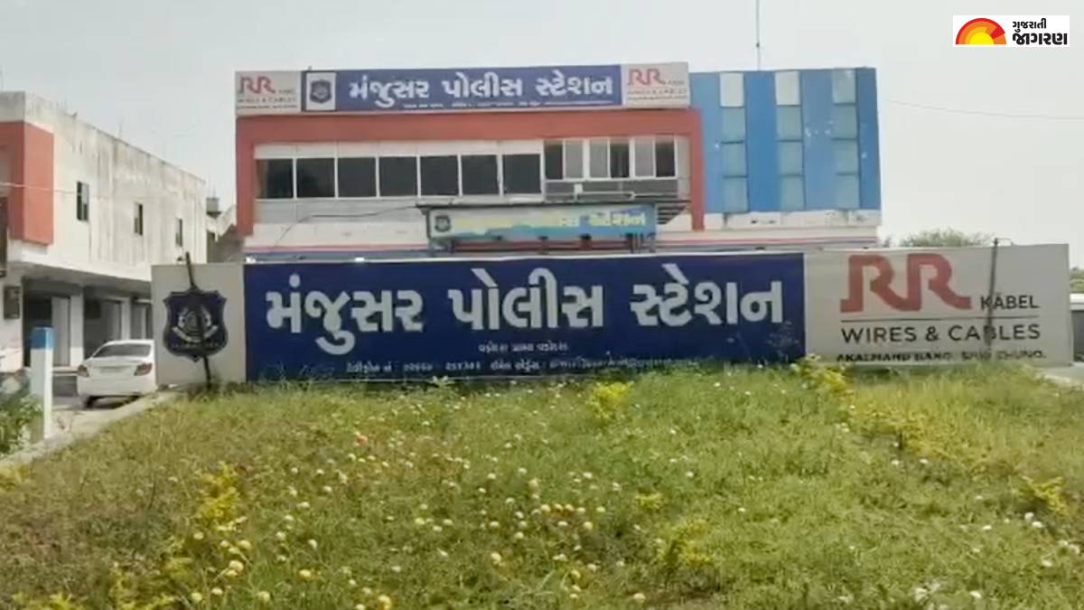 vadodara-manjusar-police-nabs-4-accused-with-quantity-of-foreign-liquor-from-sokhda-village-seizes-rs-9-16-lakh-204816