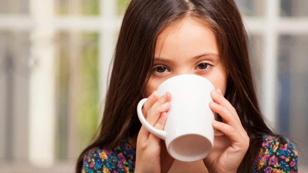 શું બાળકોને કોફી પીવડાવવી જોઈએ? જાણો શું કહે છે એક્સપર્ટ Should