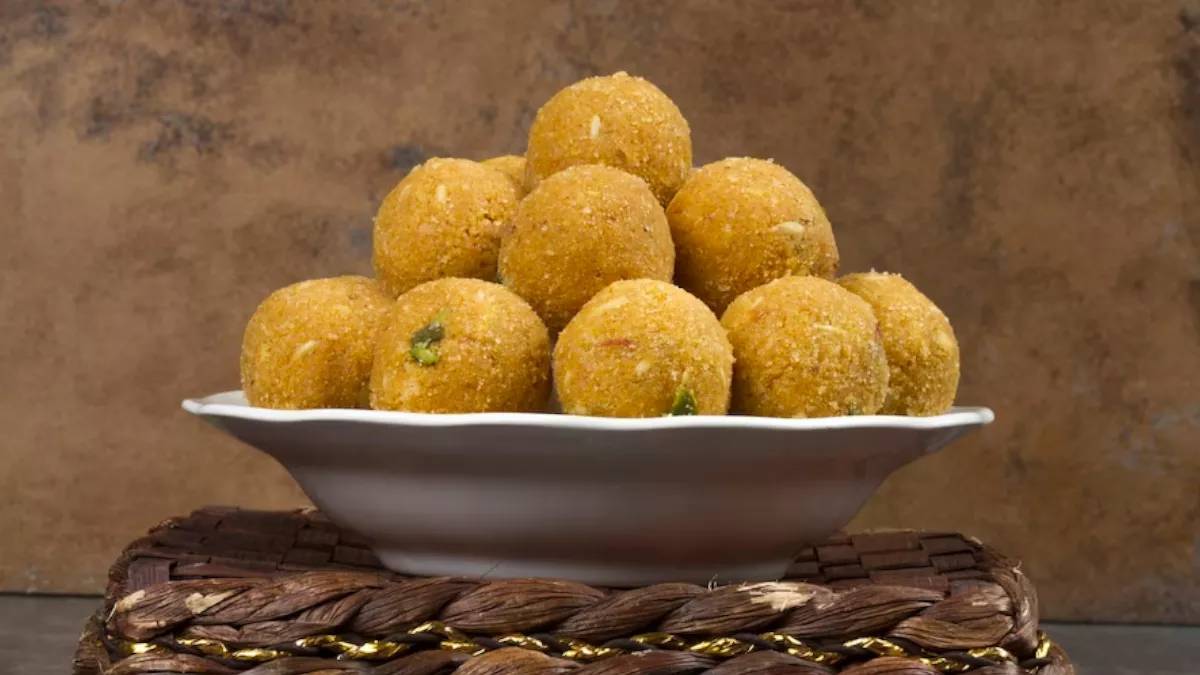 Methi Ladoo: ઠંડીમાં શરીરને ગરમ રાખવા બનાવો પૌષ્ટિક મેથીના લાડુ,નોધી લો રેસીપી
