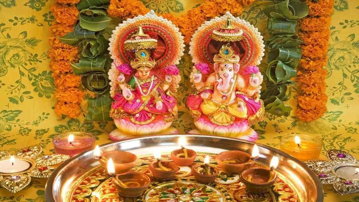on-the-day-of-diwali-a-very-special-coincidence-happened-after-years-note-shubh-muhurat-for-diwali-pooja-230942