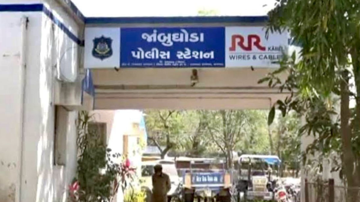 Panchmahal: જાંબુઘોડામાં હિટ એન્ડ રન:કાળમુખી બોલેરોએ સ્કૂલેથી ઘરે જતી બે વિદ્યાર્થિનીને ઠોકરે ચડાવી; એકનું મોત