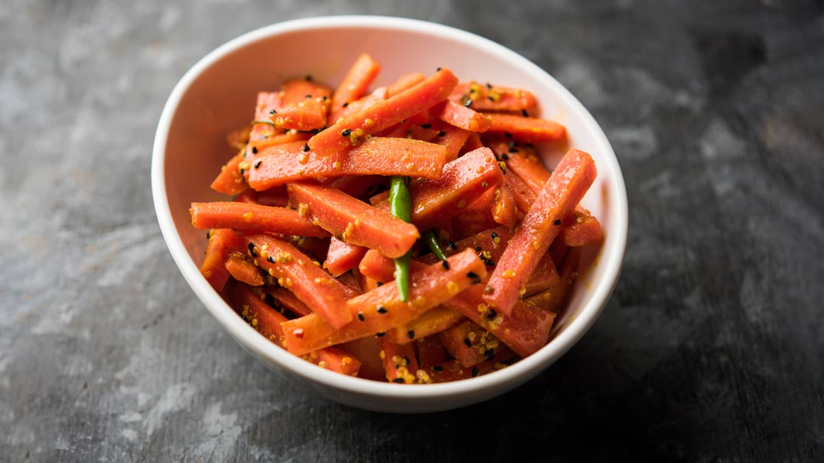 how-to-make-carrot-pickle-recipe-gajar-nu-athanu-257319