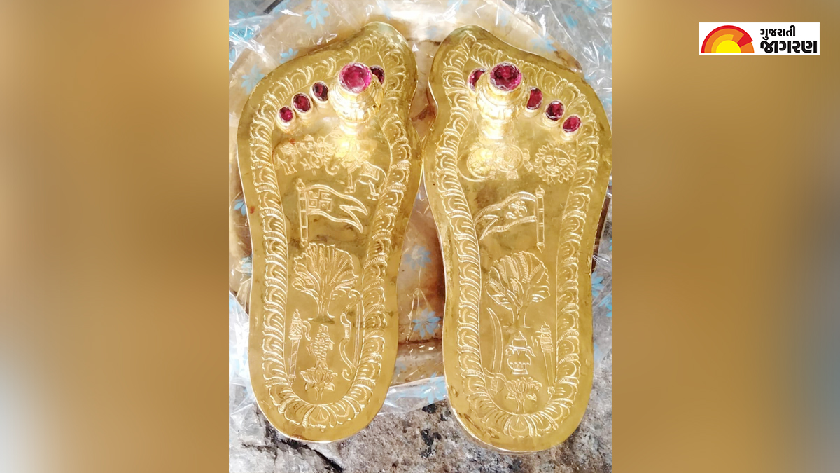 paduka-made-of-2-kg-gold-of-ayodhya-sri-ram-brought-to-tirupati-temple-in-ahmedabad-for-worship-251315