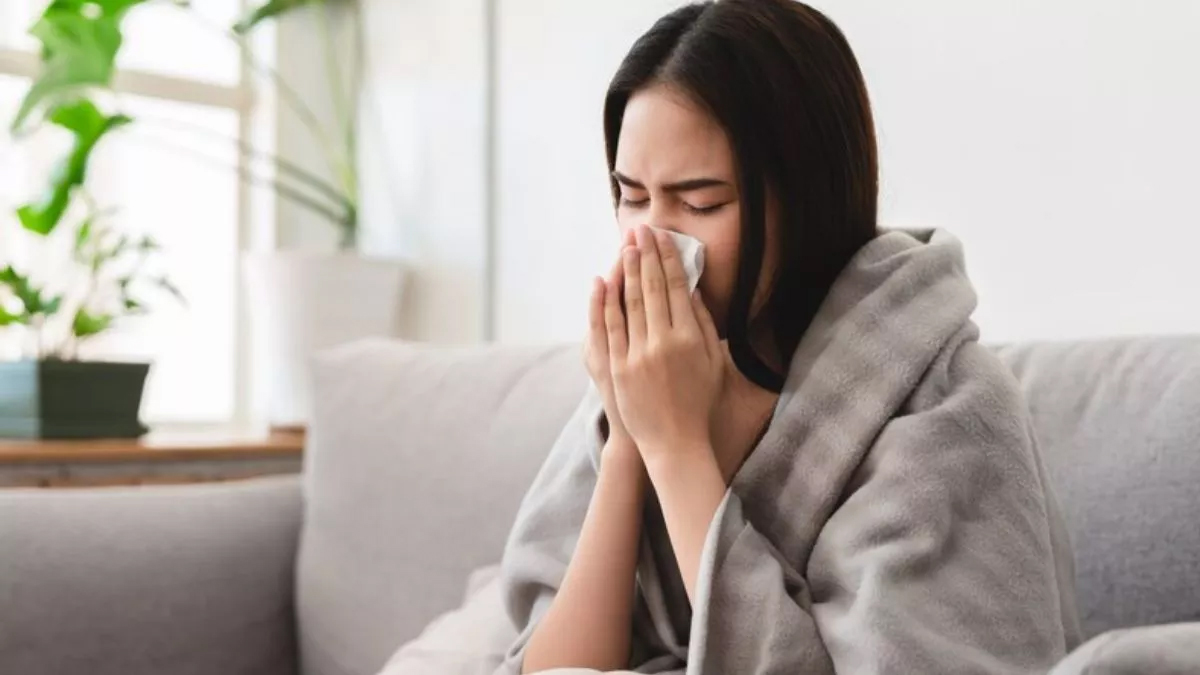 if-you-are-suffering-from-cold-cough-problem-in-winter-then-try-these-5-home-remedies-250011