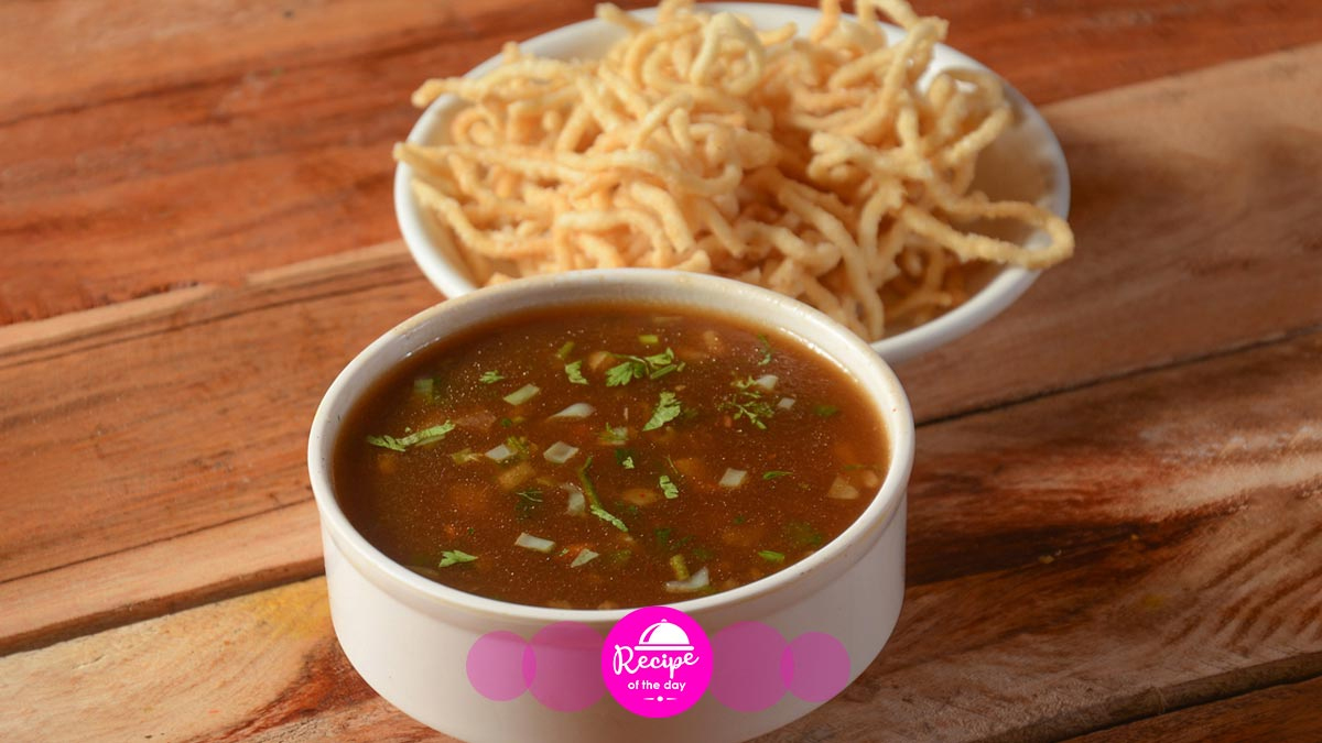 how-to-make-restaurant-style-veg-manchow-soup-recipe-at-home-250405