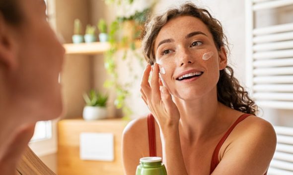 ઉનાળાની કાળઝાળ ગરમીમાં પણ ચહેરો નહીં પડે કાળો! નેચરલ ગ્લો મેળવવા માટે અપનાવો આ 7 સરળ ઘરેલું ઉપાય