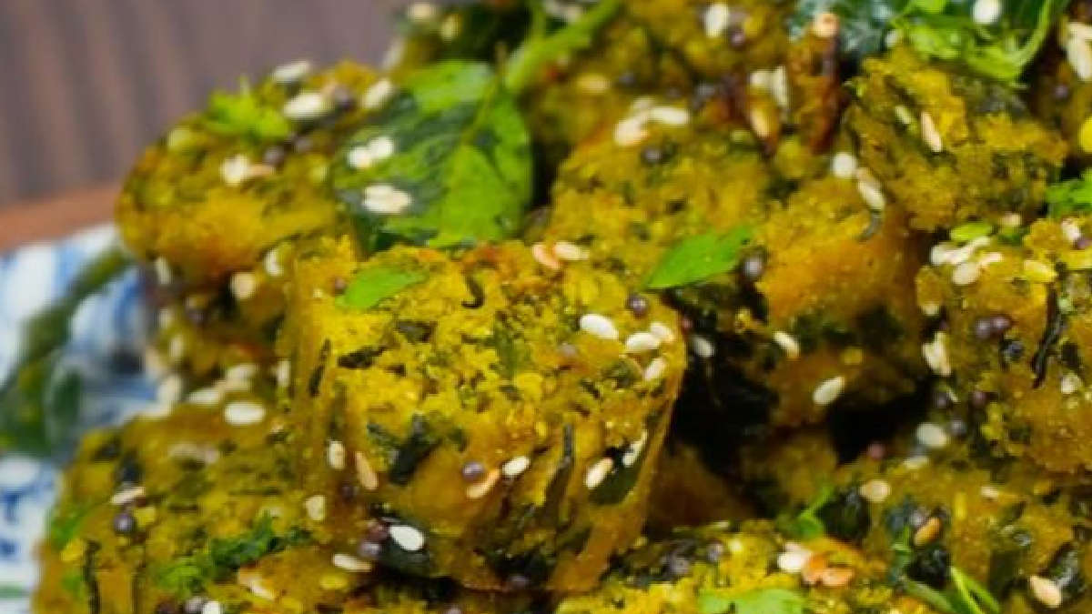 dudhi-na-muthiya-recipe-in-gujarati-597410