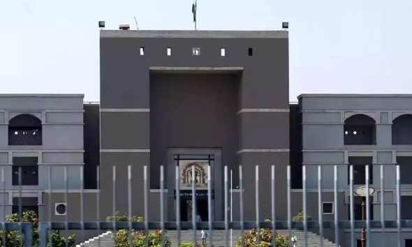 Mahisagar: રોંગ સાઈડ ડ્રાઈવિંગ ભારે પડ્યું, પાસપોર્ટ રીન્યૂઅલ અટકતાં કુવૈત સ્થાયી થયેલા યુવકે ગુજરાત હાઈકોર્ટના દ્વાર ખટખટાવ્યા