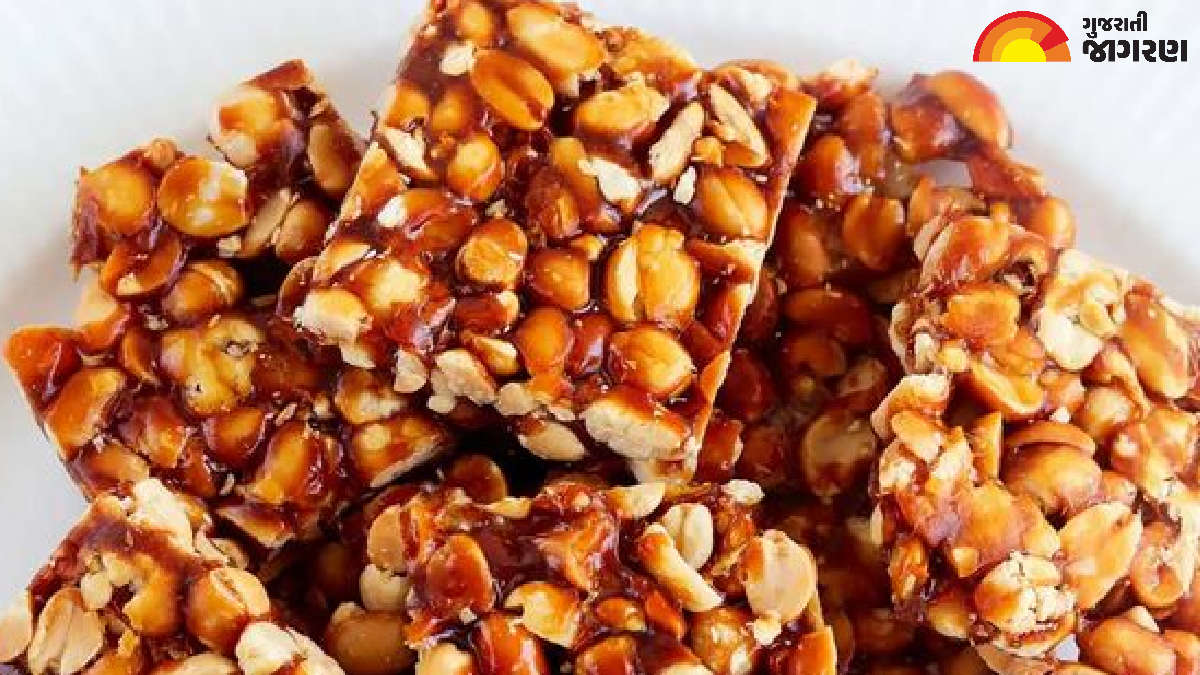 how-to-make-cryspy-peanut-chikki-or-gajak-recipe-at-home-262286