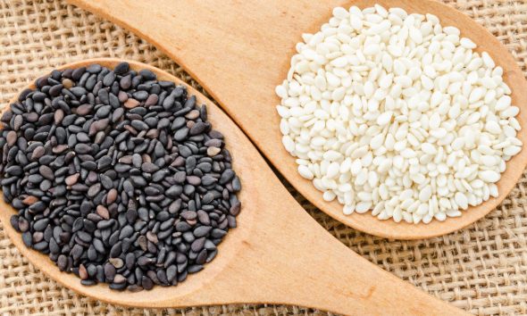 પ્રાકૃતિક ખેતીથી તલનું વાવેતર: પર્યાવરણના જતન સાથે ખેડૂતો મેળવી રહ્યા છે અઢળક કમાણી; જાણો ખેતી પદ્ધતિ અને ફાયદા