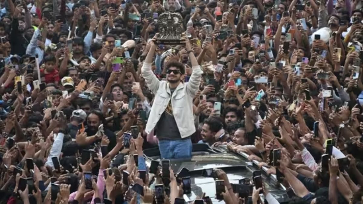 mumbai-police-files-fir-against-drone-operator-arbaaz-yusuf-khan-for-capturing-bigg-boss-17-winner-munawar-faruquis-celebration-in-dongri-mumbai-275408