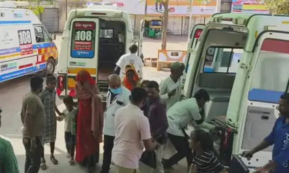 kutch-news-100-villagers-fall-sick-after-eating-panipuri-in-bhujs-lodai-village-of-bhuj