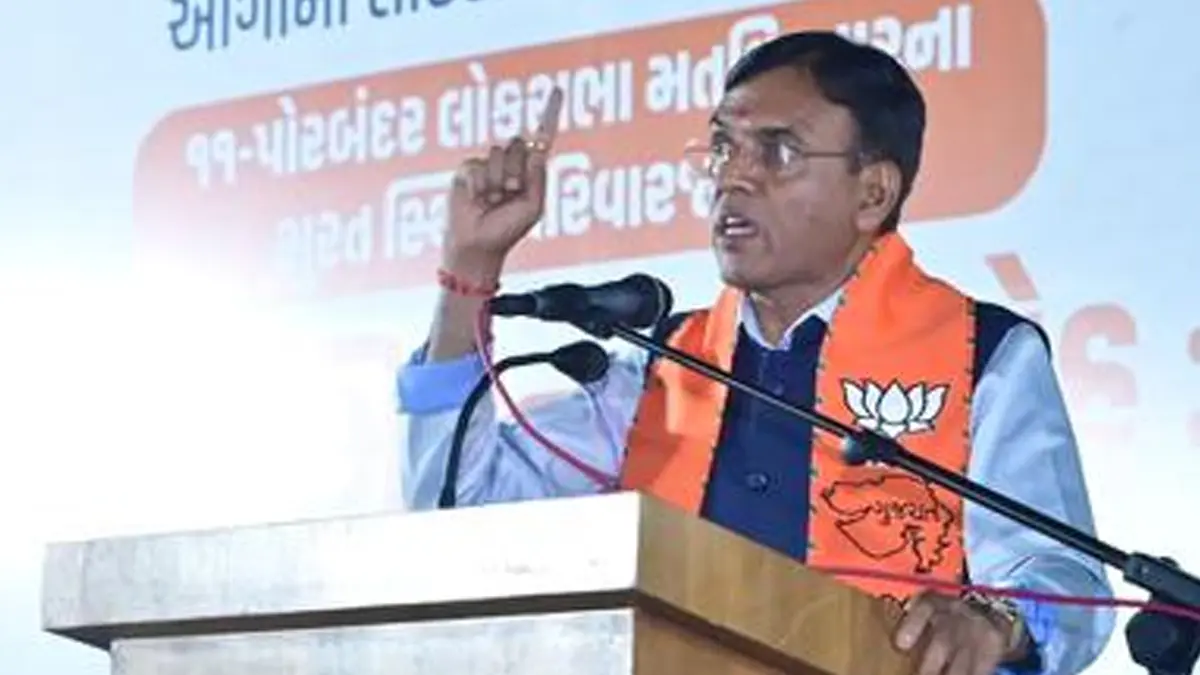 porbandar-mansukh-mandvias-6-year-old-video-goes-viral-district-bjp-complains-to-election-officer-310686