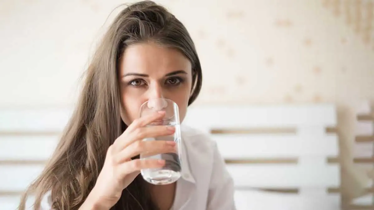 Dehydration: શું તમે ઓછું પાણી પી રહ્યા છો? જો તમને આ સંકેતો દેખાયતો સમજો  કે તમે ડિહાઇડ્રેટેડ છો- Health Signs Of Which Tell Your Body Is Dehydrated  And You Need To Drink