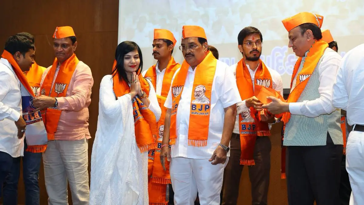 surat-news-aap-congress-more-than-1-thousand-leaders-join-bjp