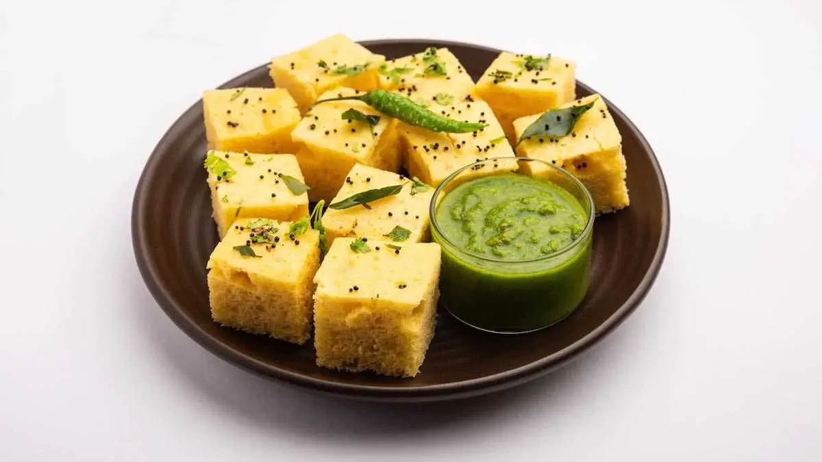 Khaman Dhokla recipe: બજાર જેવા જ સોફ્ટ અને જાળીદાર ખમણ ઢોકળા બનાવવાની પરફેક્ટ રીત