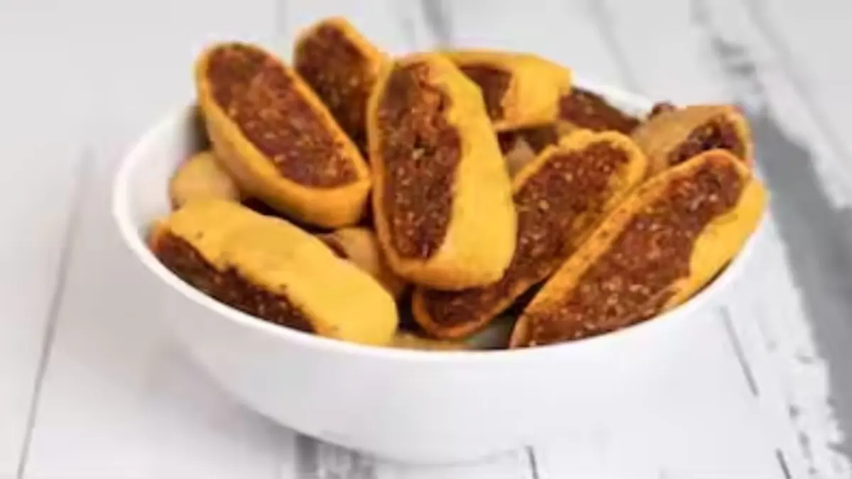 how-to-make-tasty-and-crispy-bakharwadi-at-home-for-diwali-2024-easy-recipe-417948
