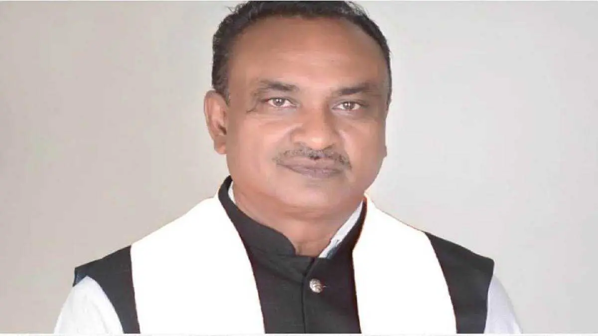 bhupat-bhayani-urged-the-agriculture-minister-to-help-farmers-indirectly-pointing-to-mla-gopal-italias-work-598360
