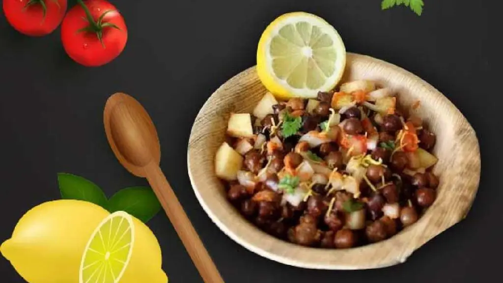 Prepare spicy and delicious black gram chaat at home, know its easy recipe