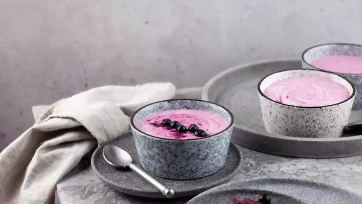 make-tasty-rose-or-gulab-shrikhand-at-home-with-this-easy-recipe-315699