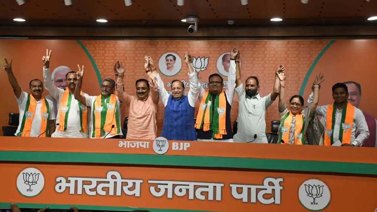 aam-aadmi-party-mla-kartar-singh-tanwar-and-former-mla-raj-kumar-anand-join-the-bharatiya-janata-party-latest-news-in-gujarati-360544
