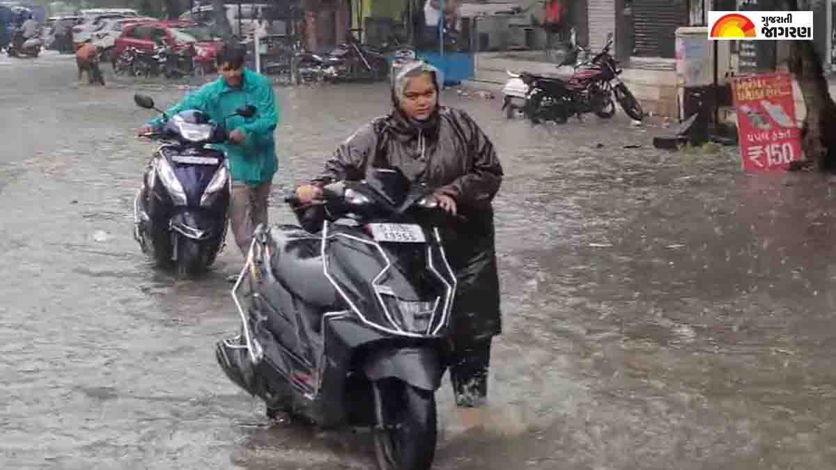 paresh-goswami-ni-agahi-heavy-rain-across-the-costal-line-district-of-gujarat-and-saurashtra-588730