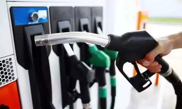 પંચમહાલ પુરવઠા વિભાગની કડક કાર્યવાહીઃ ગેરરીતિ બદલ ગોધરાના વાવડી બુજર્ગ સ્થિત પેટ્રોલ પંપ પર વેચાણ સ્થગિત કરાયું