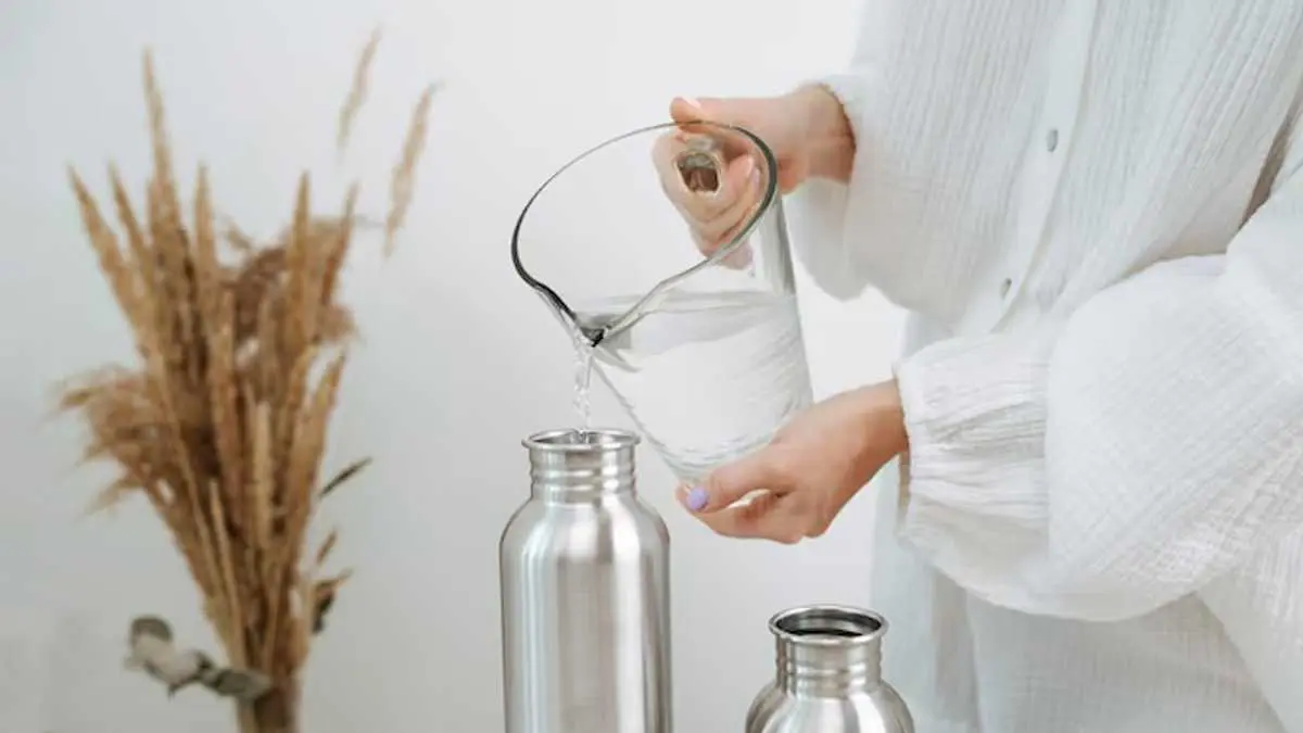 Warm Water Benefits: ગરમ પાણી પીને કરો દિવસની શરૂઆત, મળશે ઘણા ફાયદા - Health Benefits of Drinking Hot Or Warm Water & Its Side Effects in Gujarati